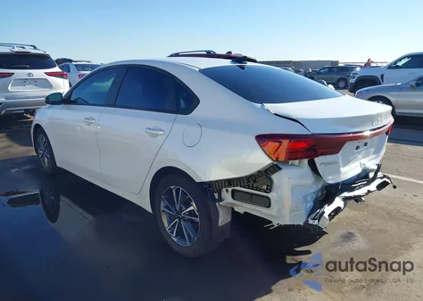 2022 Kia Forte Lxs z USA, uszkodzony, nr VIN 3KPF24AD0NE487356